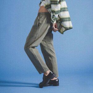 Elwood Traveler Crop Pants in Vintage Olive